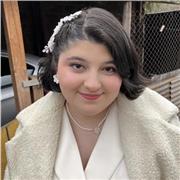 Estudiante de medicina 4to año da clases de área de la salud e Inglés